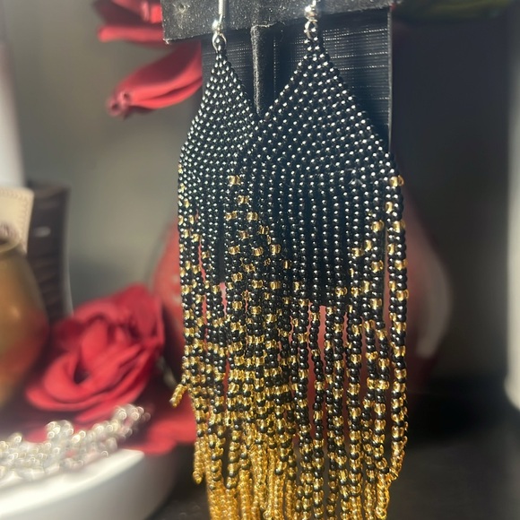 Elegant Black and Gold Beaded Fringe Earrings - Picture 3 of 3